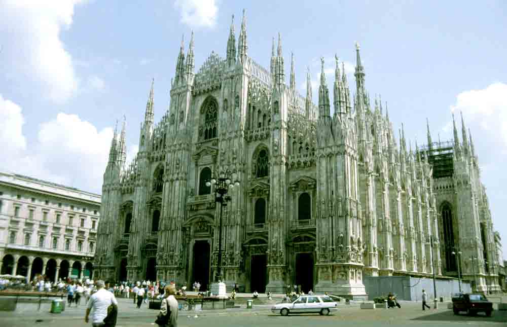 Italia 15 - Milan - el Duomo.jpg